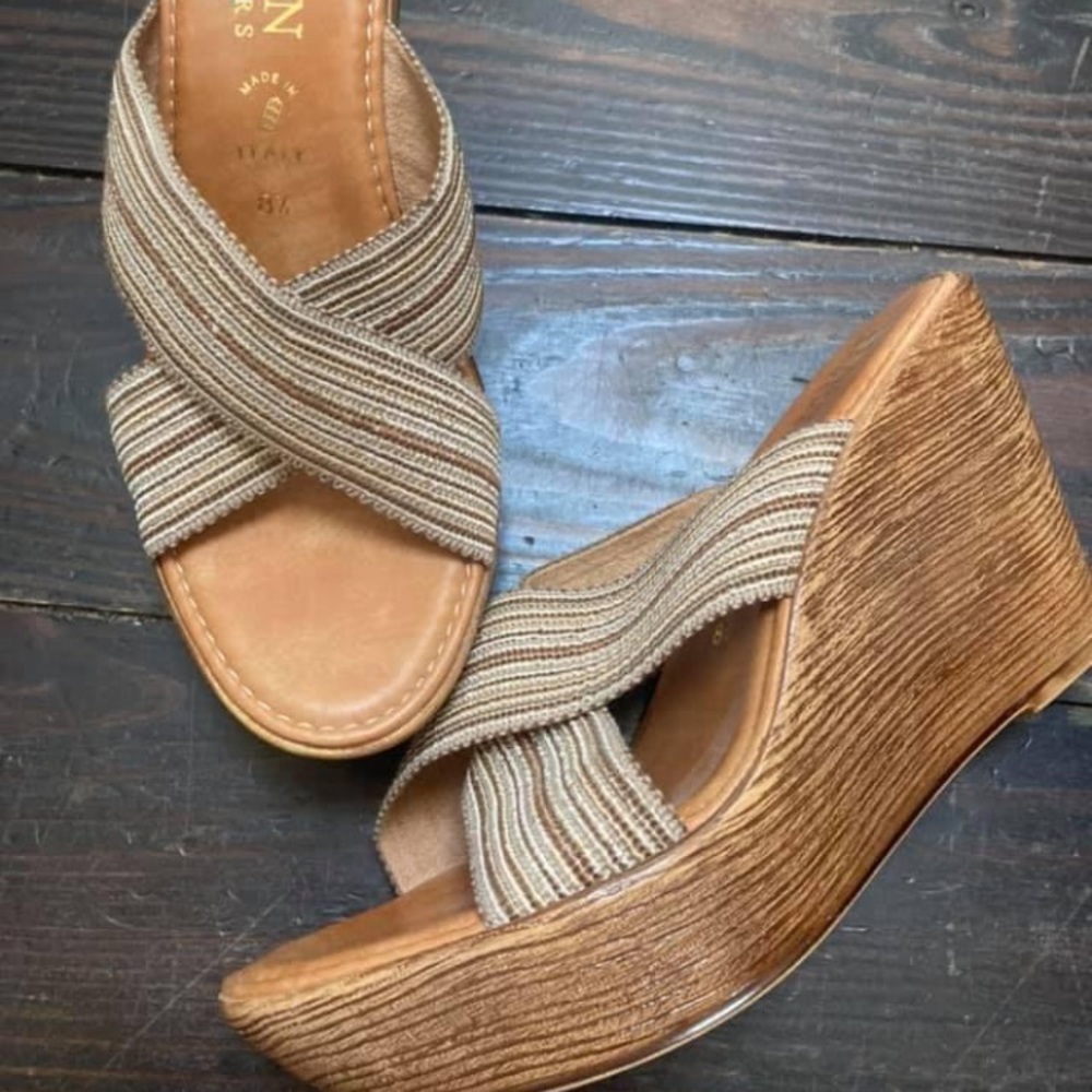 Gold/Tan platform sandals - Picture 3 of 8